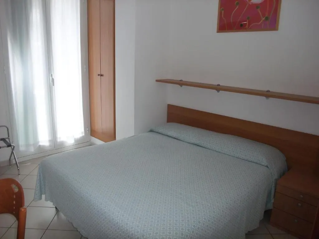Hotel Adriana Laigueglia 2*,  Italien